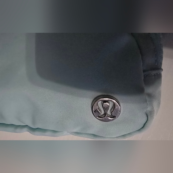 Lululemon Everywhere Belt Bag 1L in Teal - Picture 2 of 7